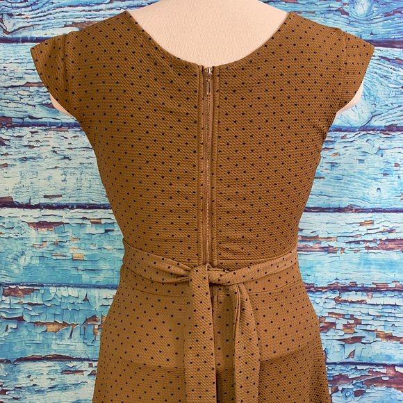 Suzy Shier Cap Sleeve Polka Dot Fit and Flare Dress - Picture 5 of 9